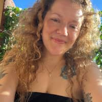 Sitter Profile Image: Julia C.