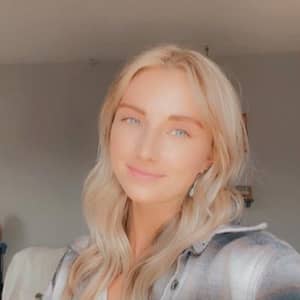 Sitter Profile Image: Sara J.