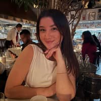 Sitter Profile Image: Lucy K.