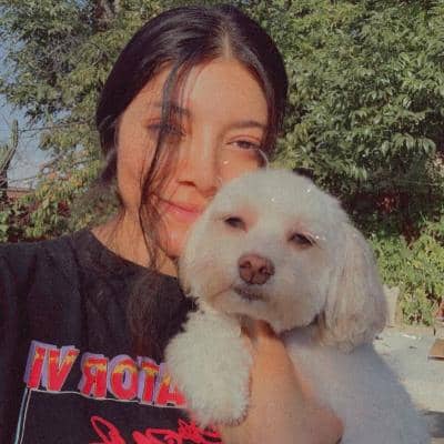 Sitter Profile Image: zaritza r.