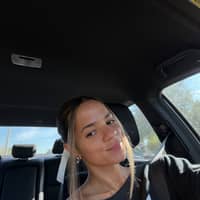 Sitter Profile Image: Analicia R.
