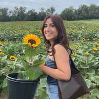 Sitter Profile Image: Hannah V.