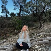 Sitter Profile Image: Kacie M.