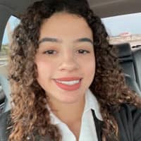 Sitter Profile Image: Isabella I.