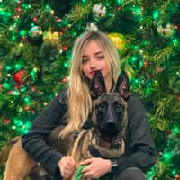 Sitter Profile Image: Victoria D.