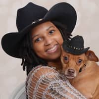 Sitter Profile Image: Simone H.