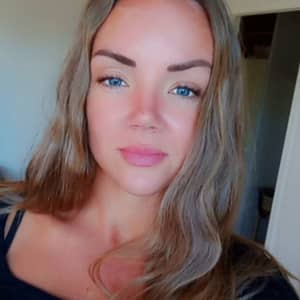 Sitter Profile Image: Shannon W.