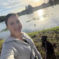 Sitter Profile Image: Evette E.