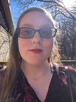 Sitter Profile Image: Julia G.