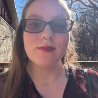 Sitter Profile Image: Julia G.