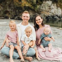 Sitter Profile Image: Katelyn & Jared B.