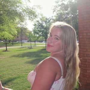 Sitter Profile Image: reagan f.