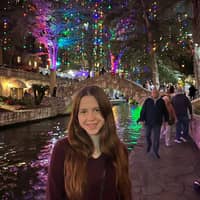 Sitter Profile Image: Lindsey B.