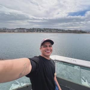 Sitter Profile Image: Andres Felipe O.