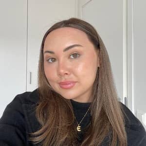 Sitter Profile Image: Estelle H.