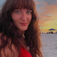 Sitter Profile Image: Lea F.