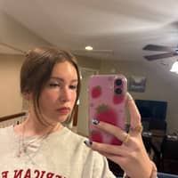 Sitter Profile Image: Abigail F.