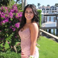 Sitter Profile Image: anabella l.