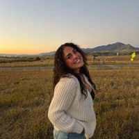 Sitter Profile Image: Emma D.