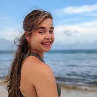 Sitter Profile Image: Isabella S.