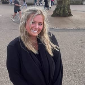 Sitter Profile Image: Isabel C.