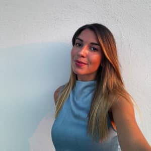 Sitter Profile Image: Julia R.