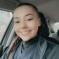 Sitter Profile Image: Courtney F.