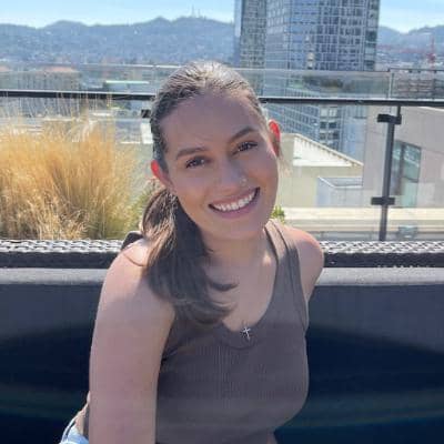 Sitter Profile Image: Carina S.