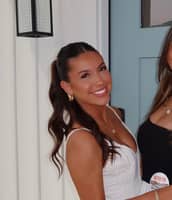 Sitter Profile Image: Laurel J.