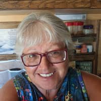 Sitter Profile Image: Lynne B.