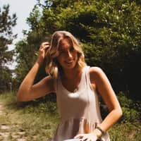 Sitter Profile Image: Emma B.