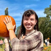 Sitter Profile Image: Emma S.