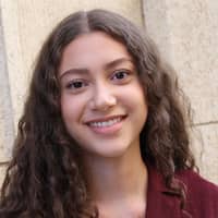 Sitter Profile Image: Leah M.