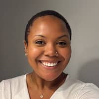 Sitter Profile Image: Mae M.