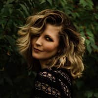 Sitter Profile Image: Julia S.