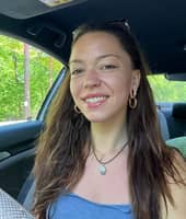 Sitter Profile Image: Sabrina E.