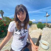 Sitter Profile Image: Lila V.