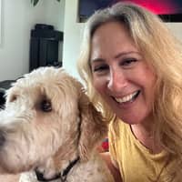 Sitter Profile Image: Mia S.