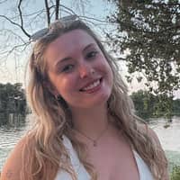 Sitter Profile Image: Elise V.