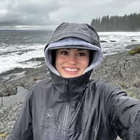 Sitter Profile Image: Nelia H.