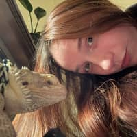 Sitter Profile Image: Violet F.