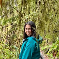 Sitter Profile Image: Holli R.