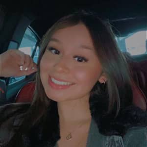 Sitter Profile Image: Isabela R.