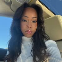 Sitter Profile Image: Isis C.