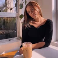 Sitter Profile Image: Olivia S.