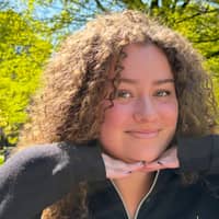 Sitter Profile Image: Melia W.