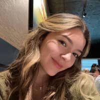 Sitter Profile Image: Isabella B.