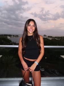 Sitter Profile Image: Leah C.