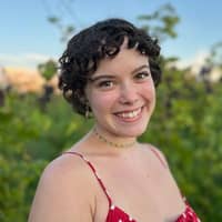 Sitter Profile Image: Ellie J.