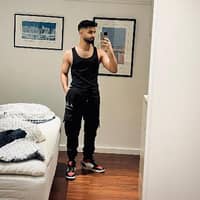Passarens profilbild: Malik T.